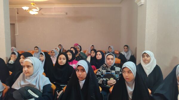 بازدید علمی دانش‌آموزان دبستان شاهد حاج تقی آقا‌بزرگ از پژوهش‌سرای علامه طباطبایی ناحیه یک مشهد