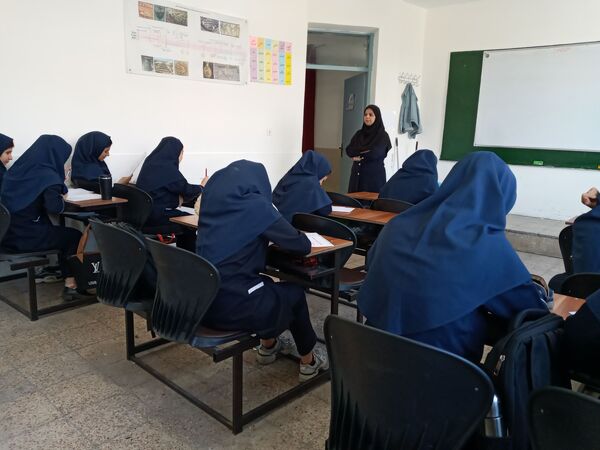 رقابت دانش آموزان سمپاد دبیرستان فرزانگان در دو روز پیاپی