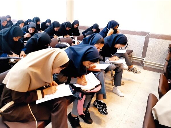آزمون لیگ‌جت با شعار «جهاد ما جهاد تبیین» در خانمیرزا