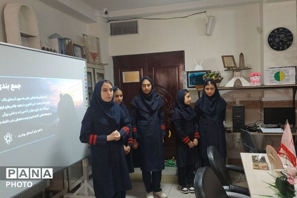 رفع ابهامات پژوهشی و تقدیر از نخبگان دانش‌آموزی در مدرسه فرزانگان ملارد