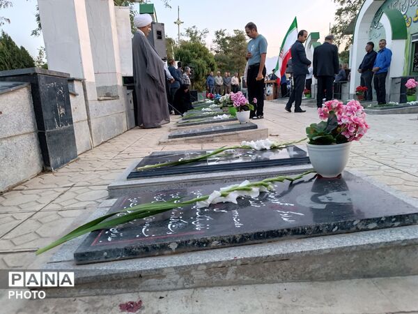 رنگ گرفتنِ گل‌ها با عطرِ خونِ شهدا؛ غبارروبی گلزار شهدای  یکن اباد