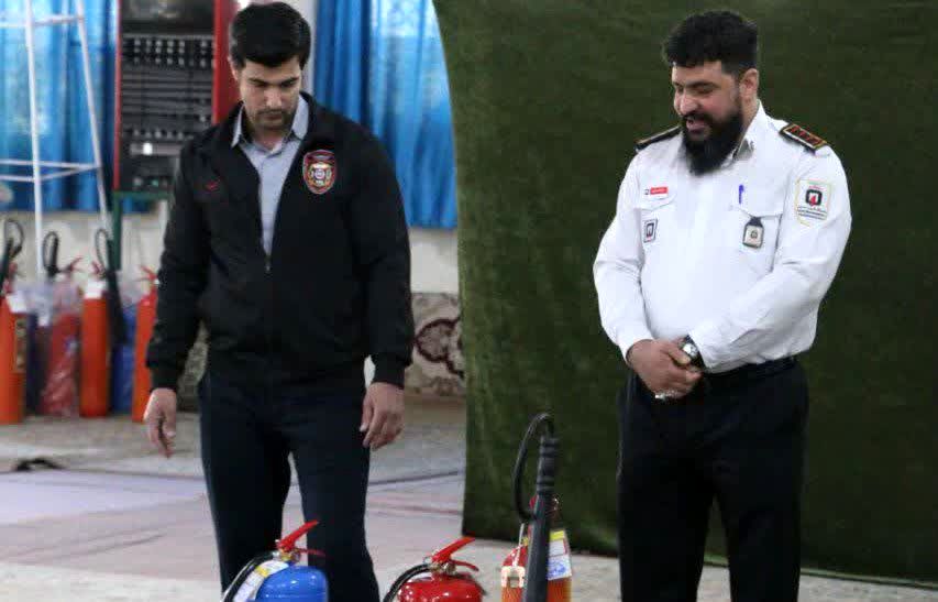 کلاس آموزشی اطفای حریق ویژه اعضای ستاد نماز جمعه محمدشهر کرج 