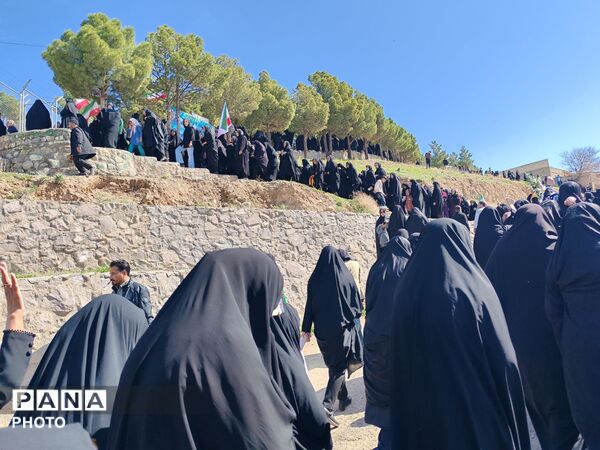 تشییع پیکر شهیده نگار میر دوست در شهر خرو