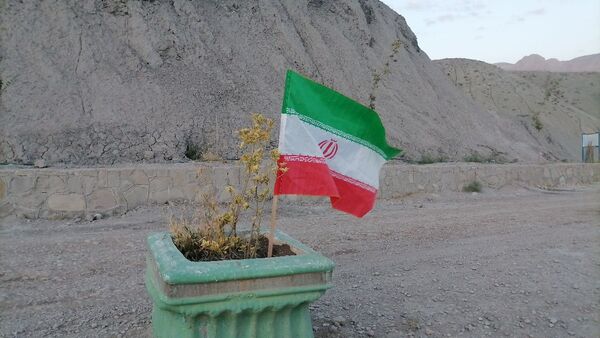 نمایشگاه شهدایی وروایتگری راوی دفاع مقدس در گلزار شهدای شهر بار نیشابور 