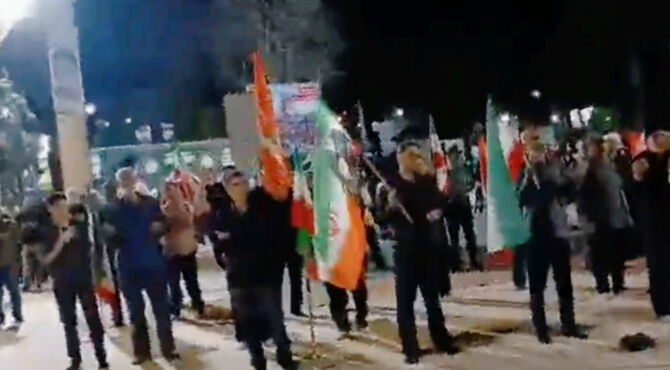 گزارشِ خبرنگار پانا از حضور باشکوه مردم ازنا در تجمعات شبانه