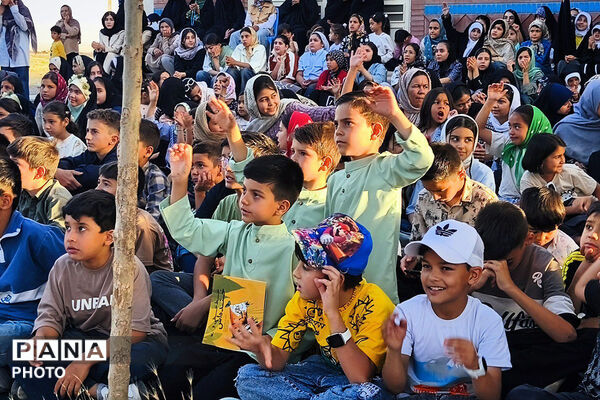 تریلی سیار کانون پرورش فکری کودکان و نوجوانان در شهرستان بام و صفی آباد 