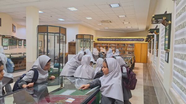 بازدید مدارس شهرستان کاشمر از موزه زیارتگاه شهید آیت الله مدرس (ره)