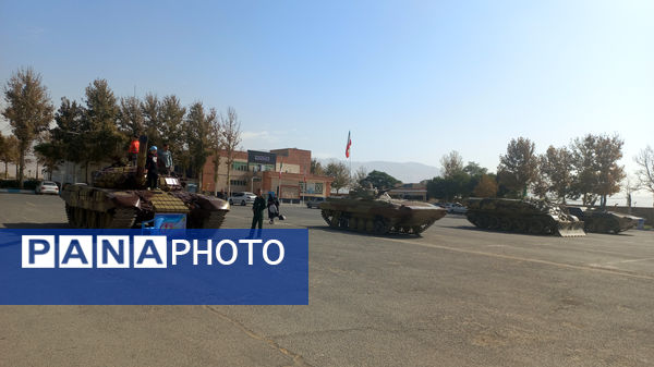 نمایشگاه هفته دفاع مقدس در مجتمع فرهنگی و ورزشی فجر نیشابور