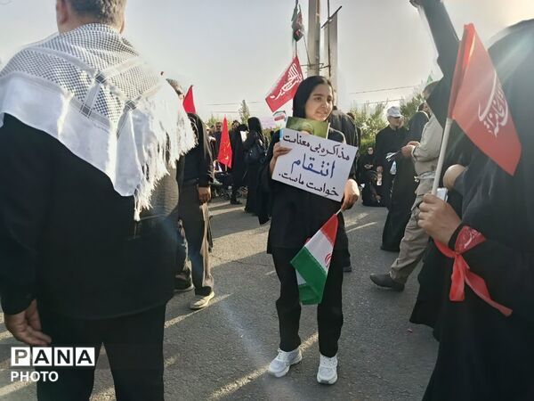 تلاقی دریای سرخ و سیاه مردم در حماسه وداع با قائد امت