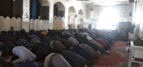 نماز جمعه شهرستان کاشمر با حضور پر رنگ مردم ترشیز کهن برگزار شد 