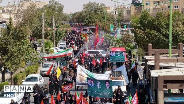 قافله عظیم عزاداری ۲۸ صفر در اصفهان به حرکت درآمد