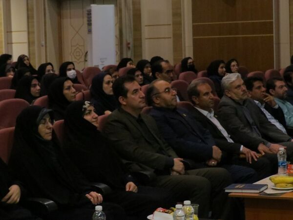 دیدار مشاور وزیر در امور زنان با دانشجویان دانشگاه فرهنگیان 