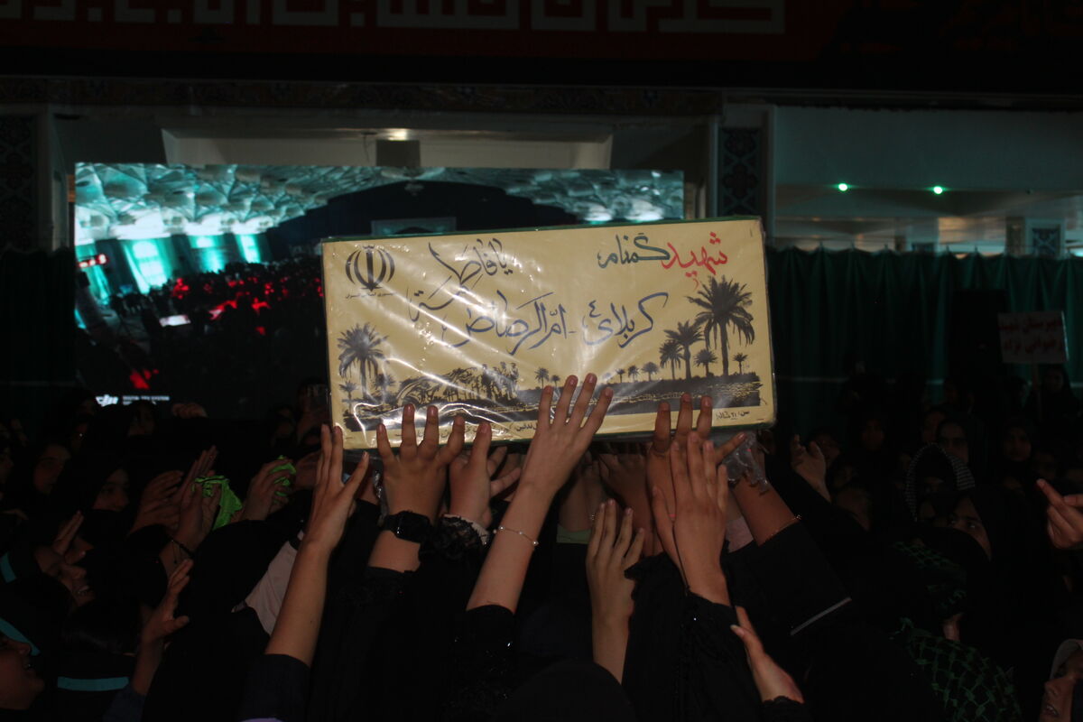 اجتماع باشکوه فاطمیون با حضور گسترده دانش‌آموزان دختر کرمانی