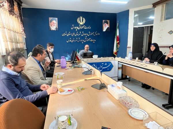 حضور فعال همکاران شهرستان قدس به صورت مجازی در دومین جلسه ستاد بزرگداشت دهه فجر  