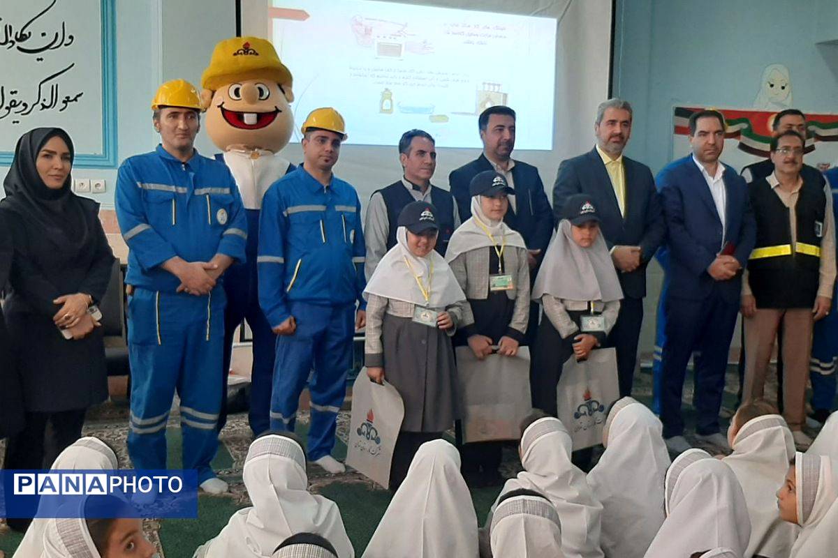  همیاران گاز در دبستان توفیق شهرستان رباط‌کریم