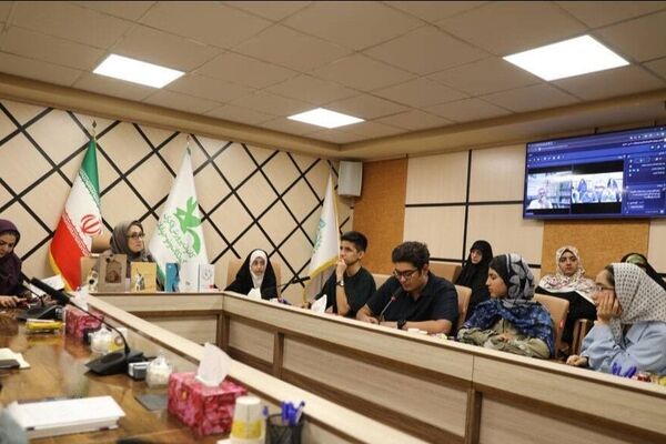 «سینه‌ام پر از دویدن گوزن‌هاست» مهدی مردانی نقد و بررسی شد