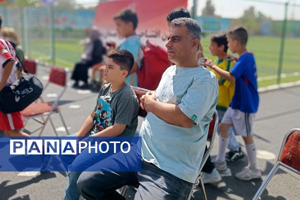 آیین افتتاحیه زمین چمن ورزشی در قالب طرح «شهید سردار سلیمانی» در شهرستان قدس