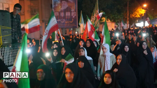 مردم کوهدشت در موج هشتادوسه حضور حماسی در میدان امام خمینی (ره)