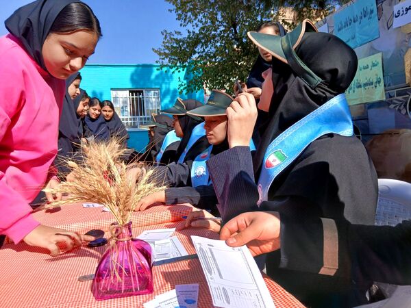 انتخابات شورای دانش آموزی در دبیرستان فاطمیه 
