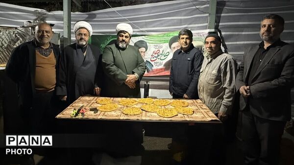 چراغ موکب‌ها در اجتماعات شبانه روشن است