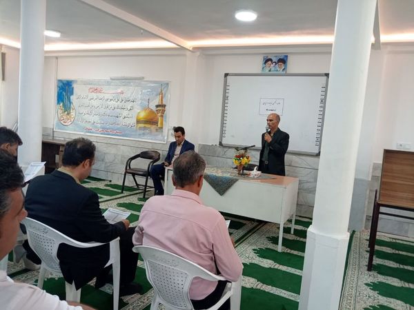 جلسه انجمن اولیا پایه یازدهم دبیرستان نمونه آیت‌الله خامنه‌ای
