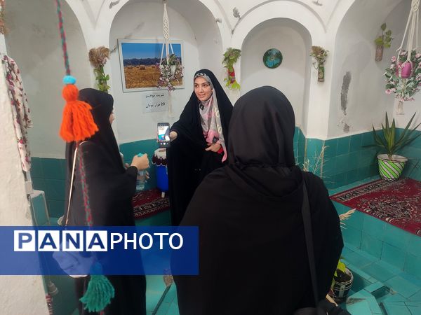 بازدید دانش‌آموزان حاضر در مسابقات قرآن از اماکن تاریخی و طبیعی ساری 