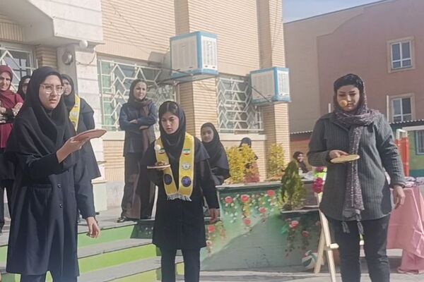 مراسم ولادت حضرت فاطمه زهرا (س) و روز مادر در دبیرستان مهر نیشابور