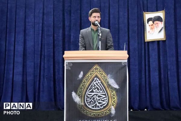 تجلیل از خادمین عرصه تربیت در نمازجمعه باقرشهر و کهریزک 