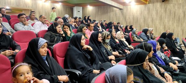 برگزاری جلسه انجمن اولیاء و مربیان دبیرستان نمونه دولتی فرزانگان شیروان