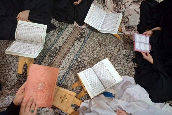 اعتکاف دانش‌آموزان در مسجد امام حسین رباط‌کریم