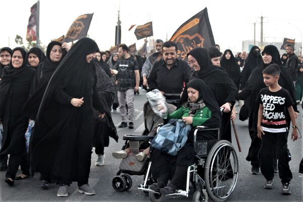 آیین پیاده‌روی اربعین حسینی در بلوار پیامبر اعظم(ص) قم