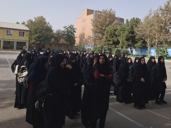 کلاس‌های پیش نیاز سال تحصیلی در مدرسه شاهد تقوا پیشگان 