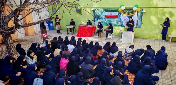 جشن ولادت صاحب الزمان در مدرسه صالحین 