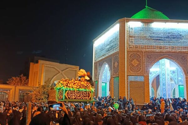 تشییع نمادین حضرت زهرا(س) با اشک و ارادت