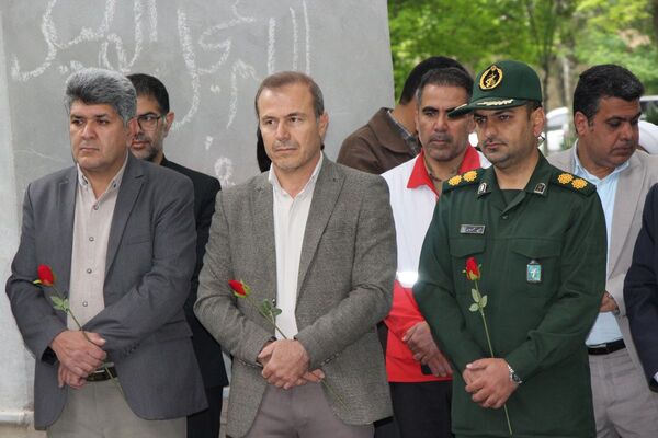 غبارروبی و عطر افشانی مزار شهدا در سملقان