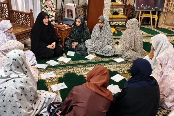 حلقه‌های معرفتی اعتکاف دانش آموزان دختر؛ گفت‌وگوهایی از دل به دل