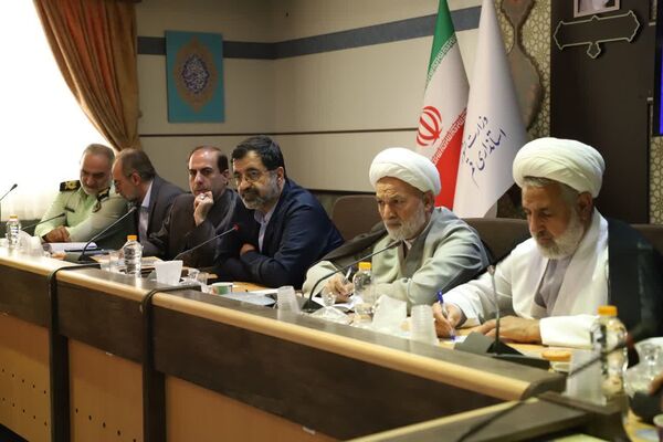 تقدیر از رتبه دوم کنکور سراسری در شورای برنامه‌ریزی آموزش و پرورش قم