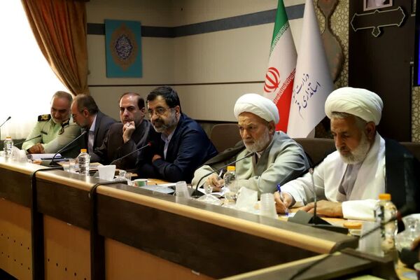 تقدیر از رتبه دوم کنکور سراسری در شورای برنامه‌ریزی آموزش و پرورش قم