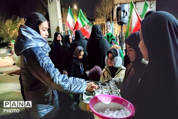 هستیم بر عهدی که بستیم تا آخر جان