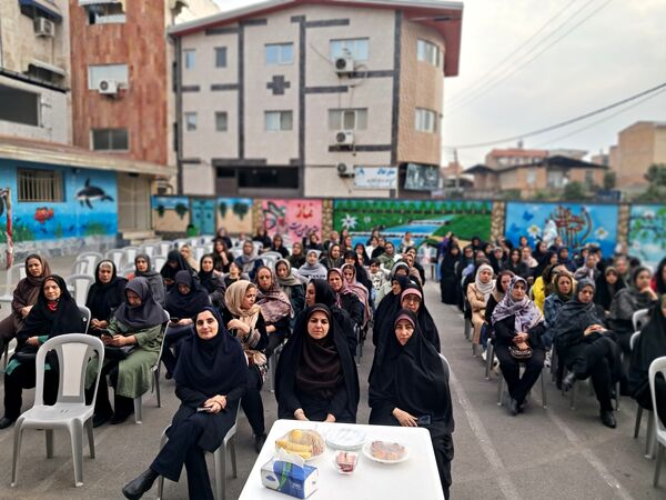گرامیداشت هفته پیوند اولیا و مربیان در دبیرستان بهار آزادی قائمشهر
