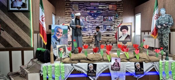 یادواره شهدای مدافع حرم در دبستان شاهد آقامصطفی خمینی کاشمر