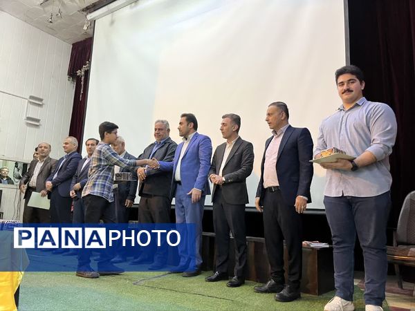 تجلیل از ۱۵۰ دانش‌آموز افتخار آفرین در مسابقات فرهنگی، هنری و پرسش مهر ریاست جمهوری 