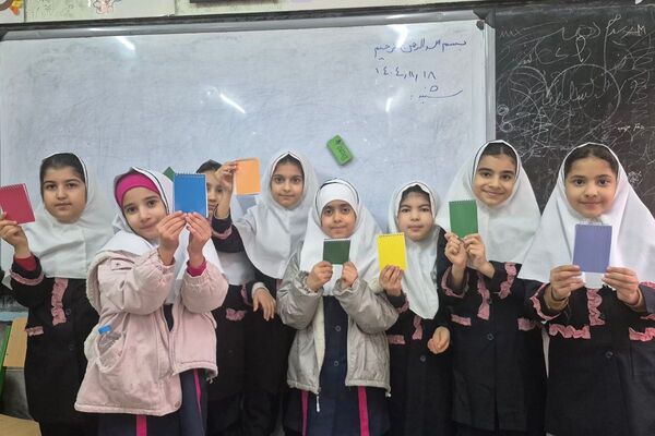 سبزِ سلامت، سپیدِ صداقت، سرخِ زندگی در دبستان هدی