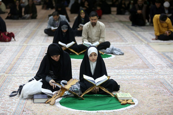 آیین ترتیل خوانی خانوادگی در حرم حضرت معصومه(س)