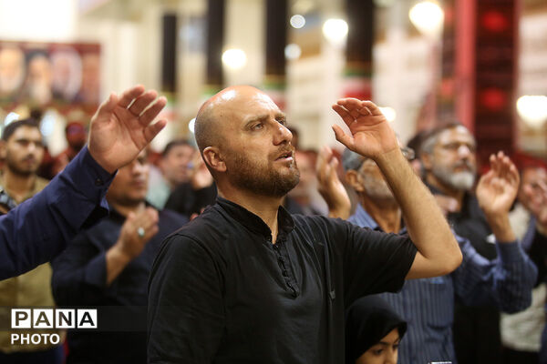 عزاداری شب شهادت امام حسن عسگری(ع) در حرم کریمه اهل بیت(س)