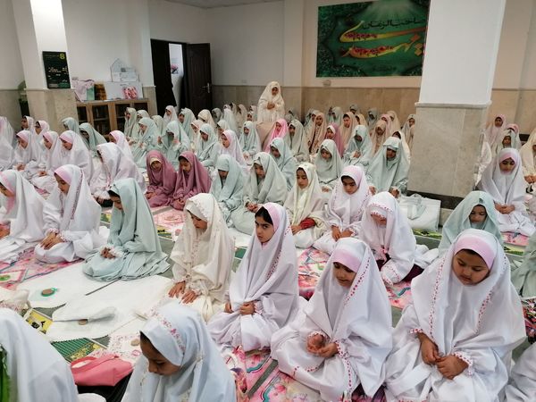 جشن تکلیف دختران با عطر بندگی و شکوفه‌های ایمان