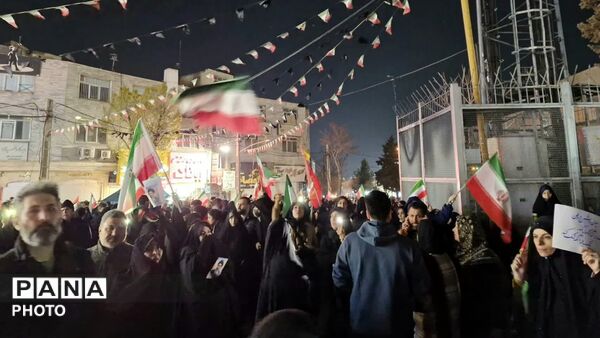 حضور پرشور ، انقلابی و دشمن‌شکن مردم در اجتماع بزرگ کرج