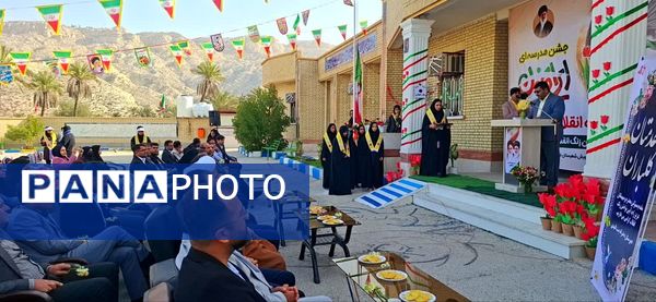 وقتی مدرسه صحنه انقلاب شد؛ زنگی که با سرود و افتخار نواخته شد