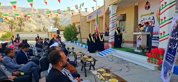 وقتی مدرسه صحنه انقلاب شد؛ زنگی که با سرود و افتخار نواخته شد