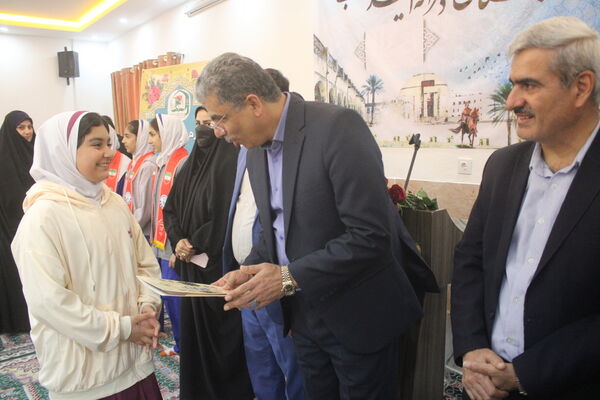 سپاس مربی در دبستان امید انقلاب بوشهر